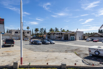 1880 E Walnut St in Pasadena, CA - Building Photo - Building Photo