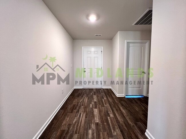 645 Wild Tulip Ct in Gilbert, SC - Building Photo - Building Photo