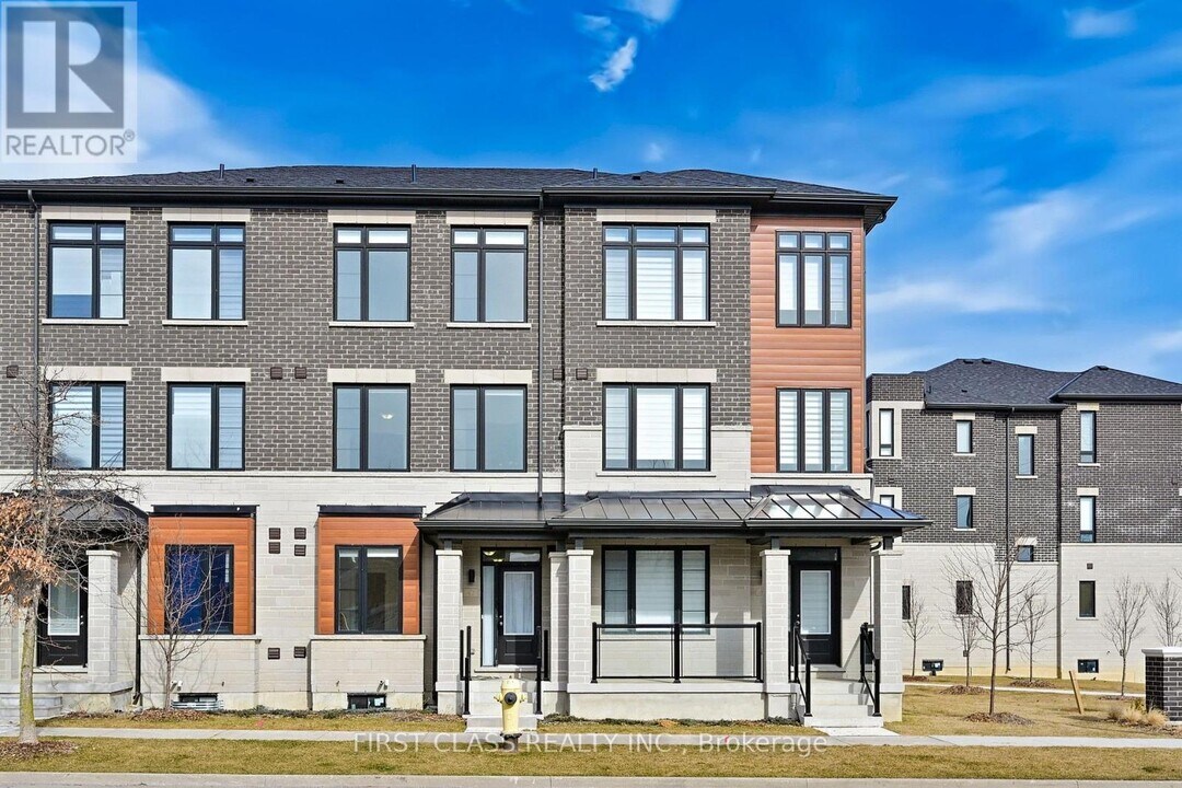 42 Carole Bell Wy in Markham, ON - Building Photo