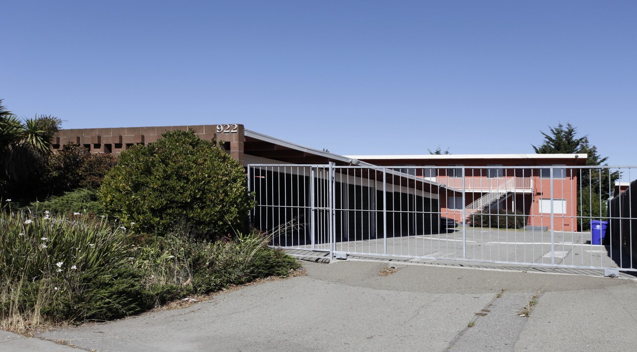 922 Carlson Blvd in Richmond, CA - Foto de edificio
