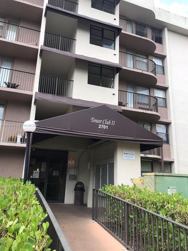 property at 2701 Riverside Dr