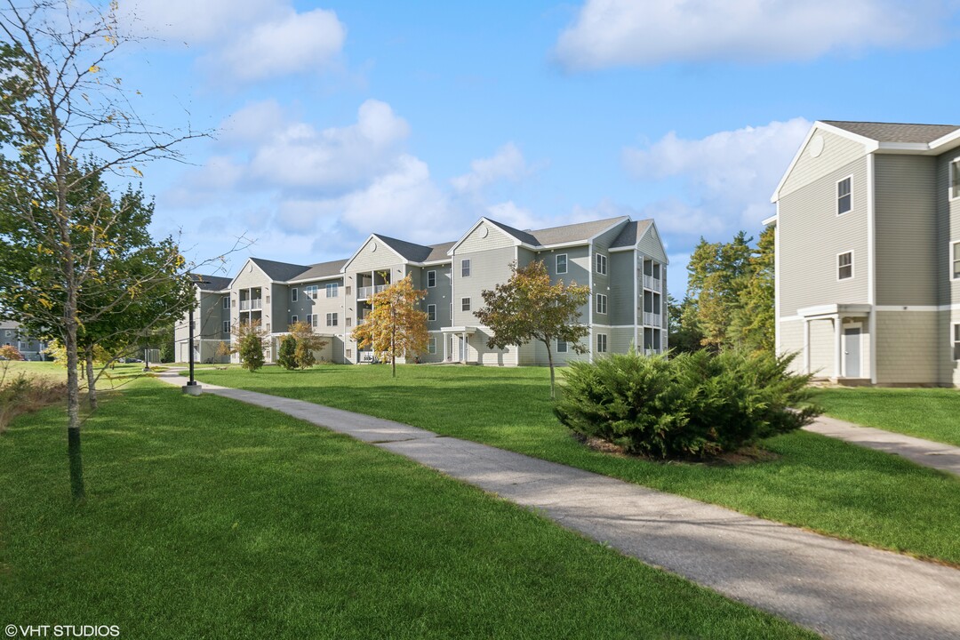 Clark Brook Apartments in Rochester, NH - Foto de edificio