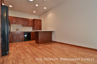 Amazing 3 bedroom with high ceilings in Sioux Falls, SD - Building Photo - Building Photo