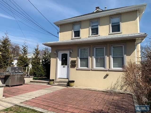 487 Summit Ave-Unit -1st floor in Fort Lee, NJ - Building Photo