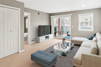 208 Boylston Ave E, Unit #1 in Seattle, WA - Building Photo - Building Photo