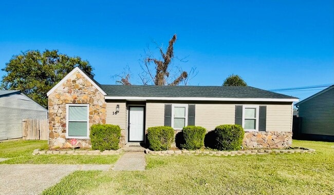 property at 16 Hillwood Cove