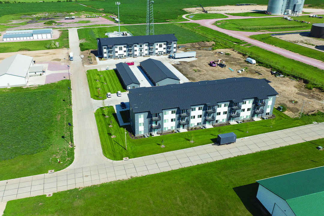 Cross Creek Apartments in Lexington, NE - Foto de edificio