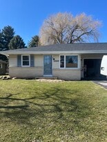 1825 Ontario Dr in Janesville, WI - Building Photo