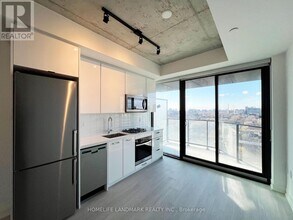 195 McCaul St in Toronto, ON - Building Photo - Building Photo