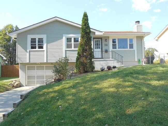 property at 7526 S 75th Ave