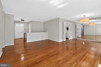 8233 Stonewall Dr in Vienna, VA - Building Photo - Building Photo
