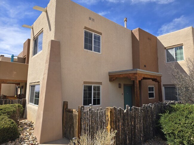 2210 Miguel Chavez Rd in Santa Fe, NM - Building Photo - Building Photo