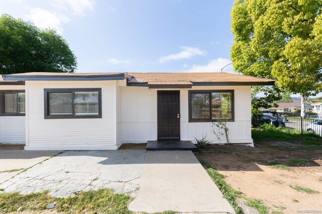 717 Park Pl in Escondido, CA - Building Photo - Building Photo