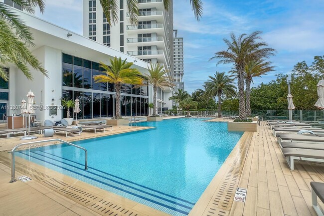 property at 16385 Biscayne Blvd