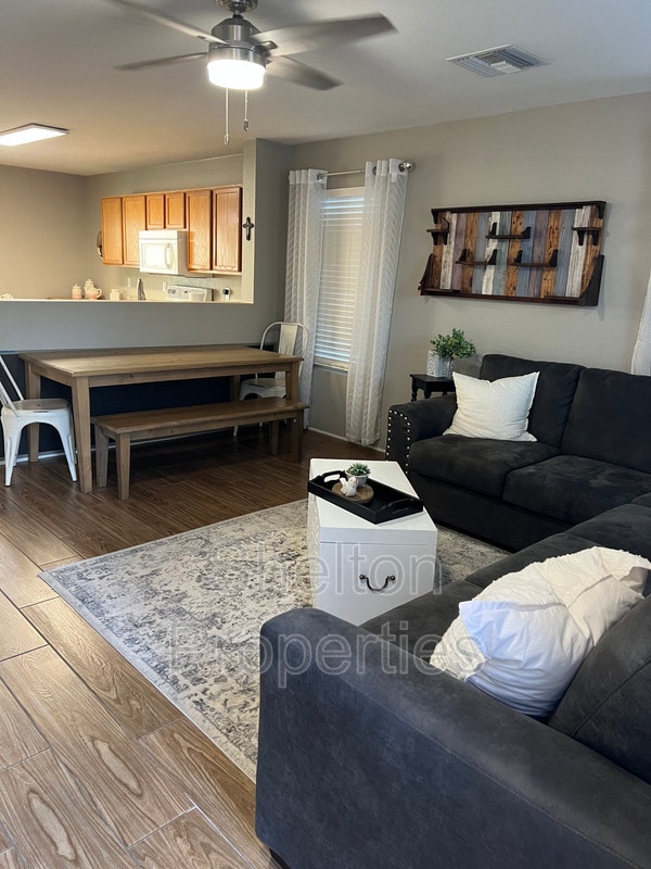 15439 W Cortez St in Surprise, AZ - Building Photo - Building Photo