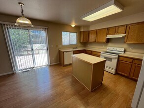 3035 Richmond Dr in Colorado Springs, CO - Building Photo - Building Photo