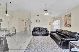 12265 NW 32nd Manor in Sunrise, FL - Foto de edificio - Building Photo