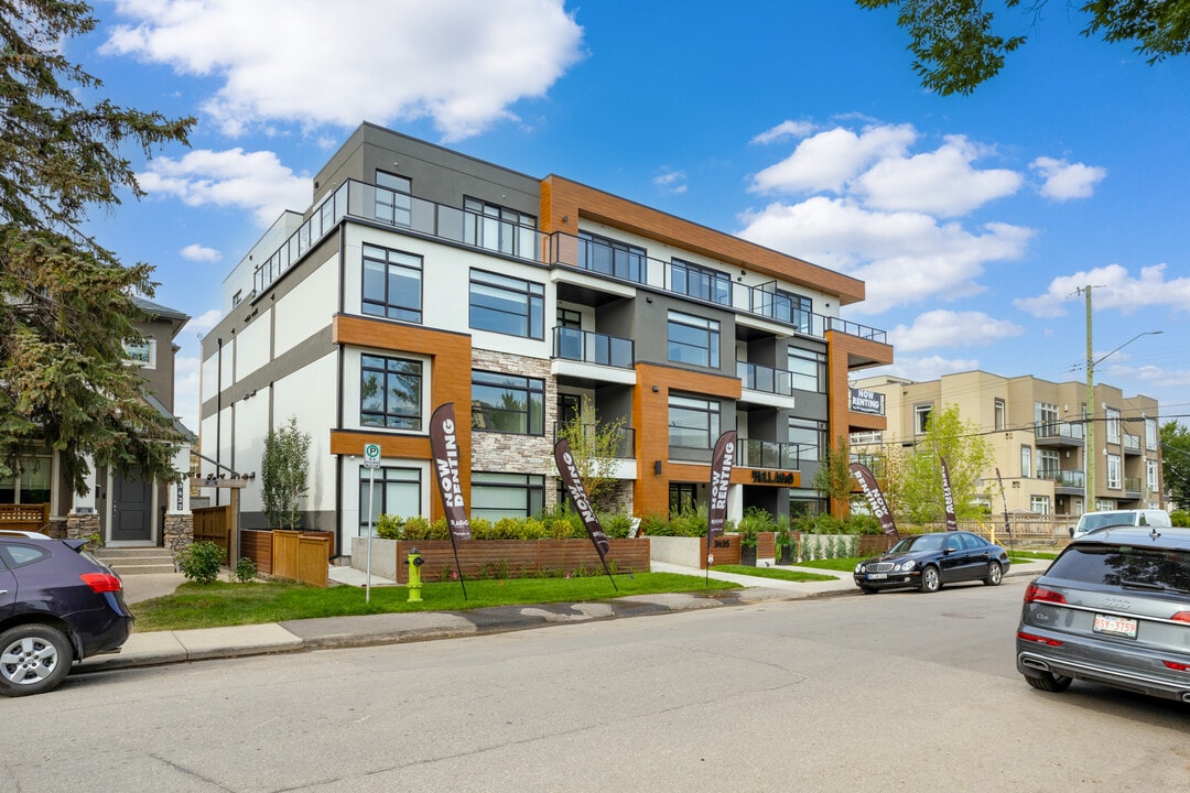 3435 5 Av NW in Calgary, AB - Building Photo