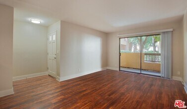 5736 Las Virgenes Rd in Calabasas, CA - Building Photo - Building Photo
