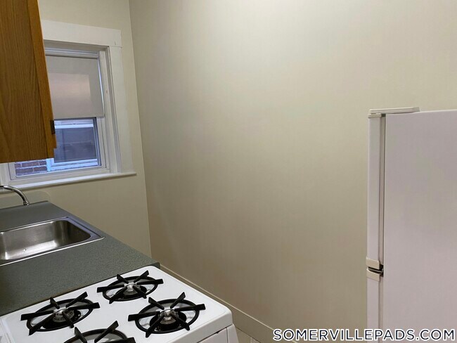 163 Summer St, Unit 26 in Somerville, MA - Foto de edificio - Building Photo