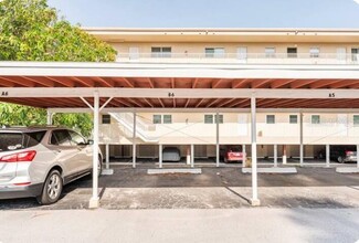 2950 W Bay Dr in Belleair Bluffs, FL - Building Photo - Building Photo