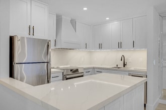 130 Cypress Club Dr in Pompano Beach, FL - Building Photo - Building Photo