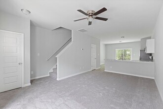 111 Buckhorn Dr in Holly Ridge, NC - Building Photo - Building Photo