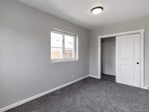 1655 N Oakland St in Aurora, CO - Building Photo - Building Photo