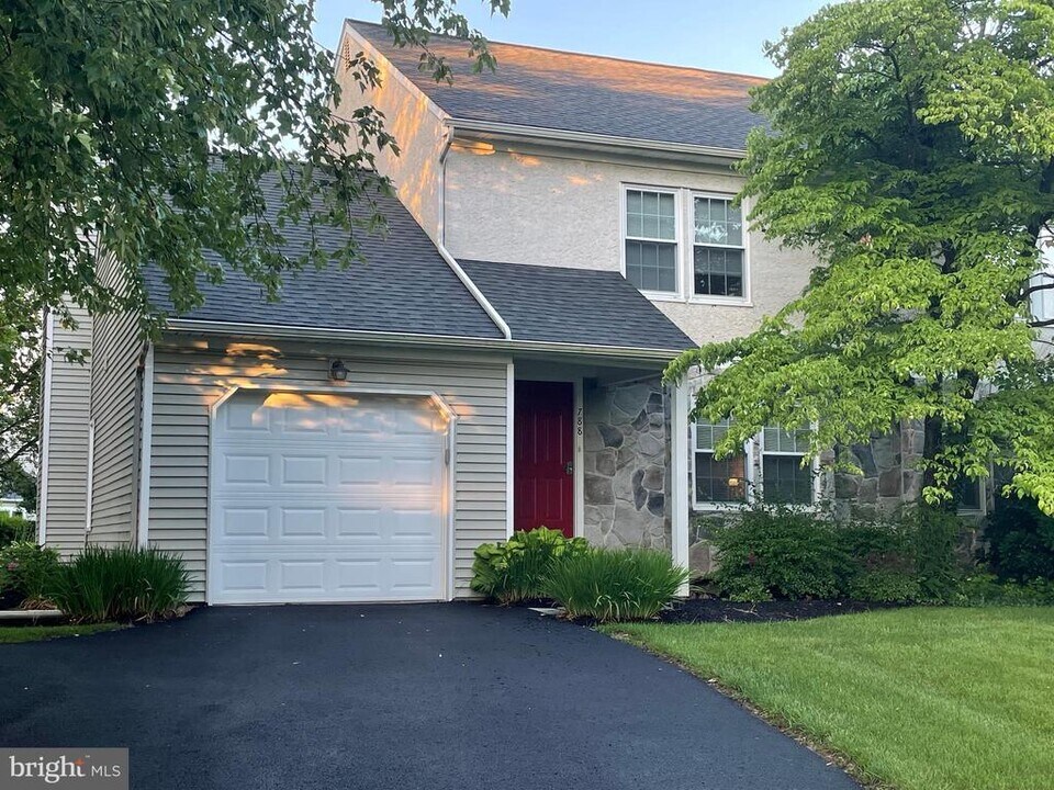 788 Bradford Terrace in West Chester, PA - Building Photo