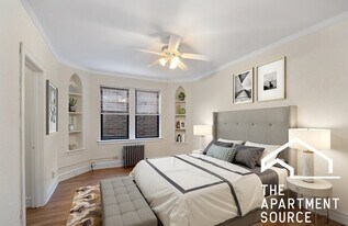 4831 N Damen Ave, Unit 210 in Chicago, IL - Building Photo