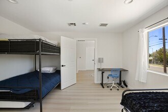 7904 Tampa Ave in Los Angeles, CA - Building Photo - Building Photo