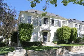 9953-9957 Robbins Dr in Beverly Hills, CA - Foto de edificio - Building Photo