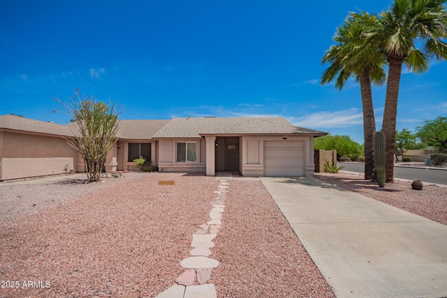 property at 3002 W Mohawk Ln
