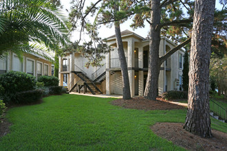 Parkway Square Apartments in Tallahassee, FL - Building Photo - Building Photo