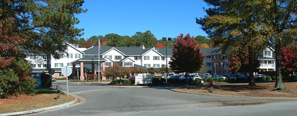 Colonial Harbor in Yorktown, VA - Foto de edificio - Primary Photo