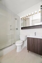 425 W 53rd St in New York, NY - Building Photo - Building Photo