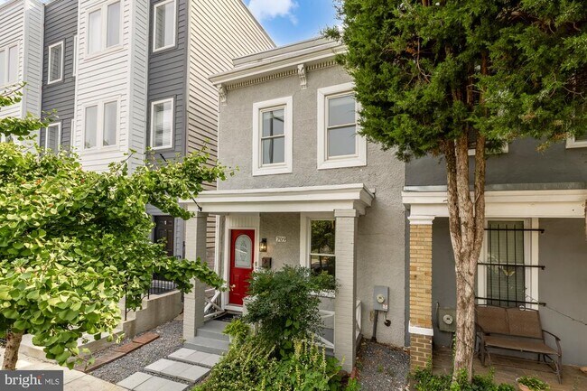 property at 709 16th St NE