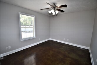 333 Rossview Rd in Clarksville, TN - Building Photo - Building Photo