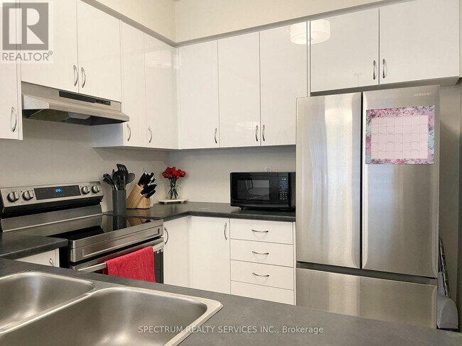 5 Poole St in Brantford, ON - Building Photo - Building Photo