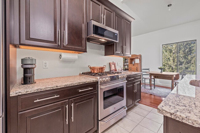 15 Keeler Close in Ridgefield, CT - Building Photo - Building Photo