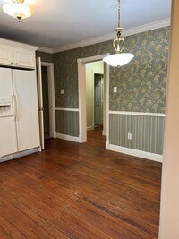 2504 Pine Tree Dr photo'