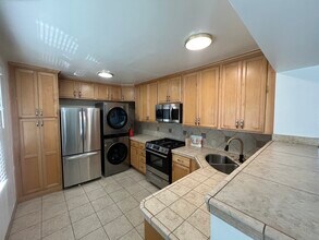 2463 Federal Ave in Los Angeles, CA - Building Photo - Building Photo