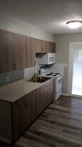 245 12th St, Unit 2B in Silvis, IL - Building Photo