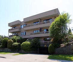 2100 W 3rd Ave in Vancouver, BC - Building Photo