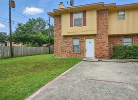 3048 Tudor Ln in Irving, TX - Building Photo