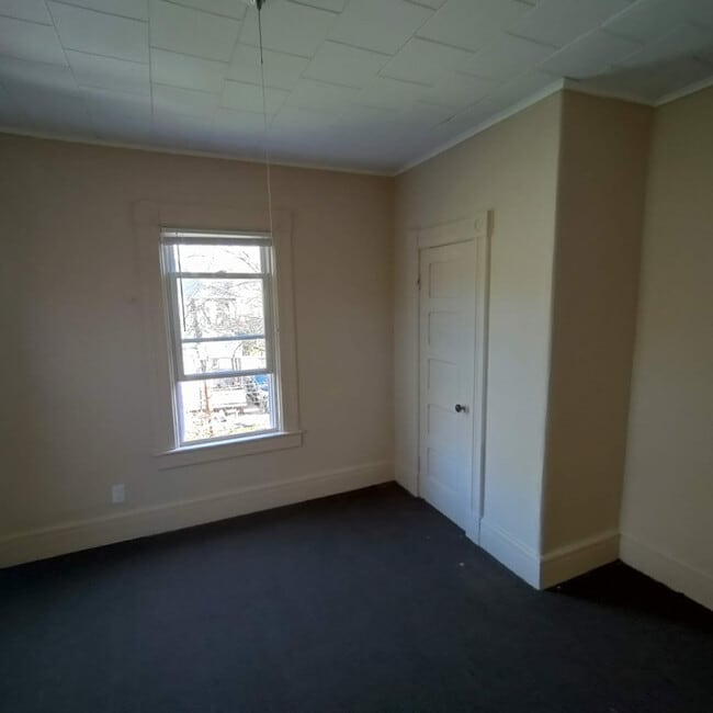 39 Wendell Pl, Unit 2-3 in Springfield, MA - Foto de edificio - Building Photo