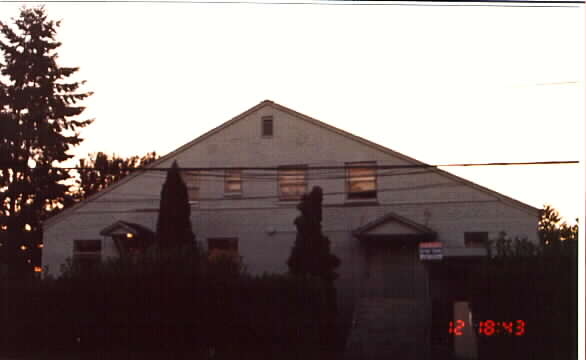 955 Edmonds Ave NE in Renton, WA - Building Photo