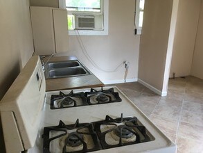 2711 W Walker St-Unit -106 in Denison, TX - Building Photo - Building Photo