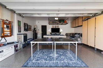 9758 Hawk Crest St in Las Vegas, NV - Building Photo - Building Photo