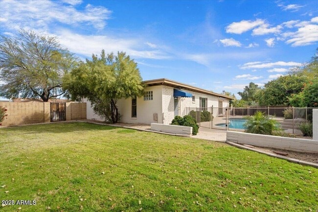 property at 5345 E Crocus Dr